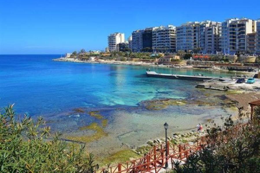 Splendid Seaside Retreat On Spinola Bay Apartman San Ġiljan Kültér fotó